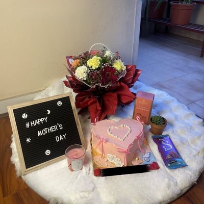 Mother's Day Premium Floral & Heart Cake Combo