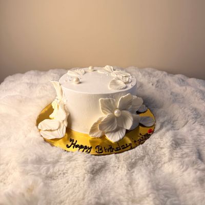 Ethereal White Floral Celebration Cake