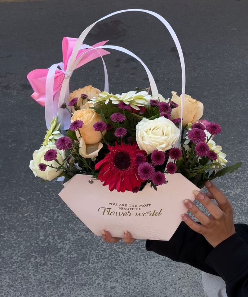 Floral Harmony Basket(Basket bouquet )