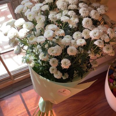 "Sunny Daisy Delight" (Bottom Daisy Bouquet)