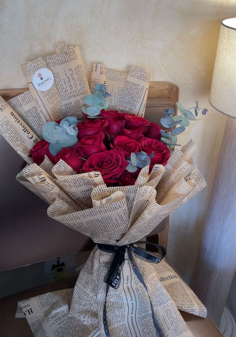 Crimson Love – 15 Red Roses