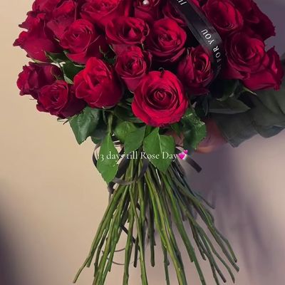 Crimson Love 30 Roses Bouquet