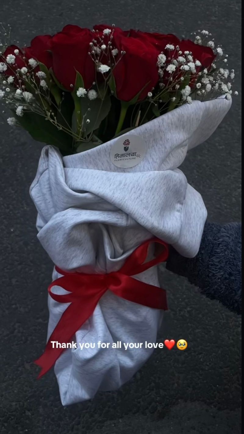 🤍 White Sweater with Flowers Bouquet