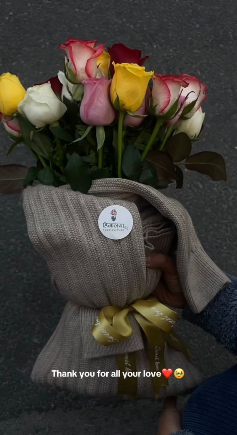 🌸 Cozy Blossom Sweater Bouquet