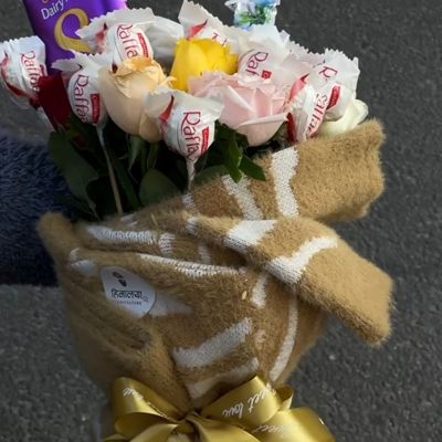 🌷 Warm Embrace Sweater Bouquet