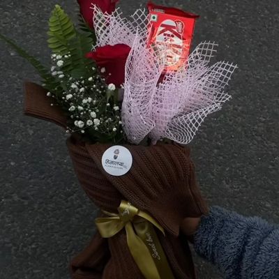 🤎 Mocha Bloom Sweater Bouquet