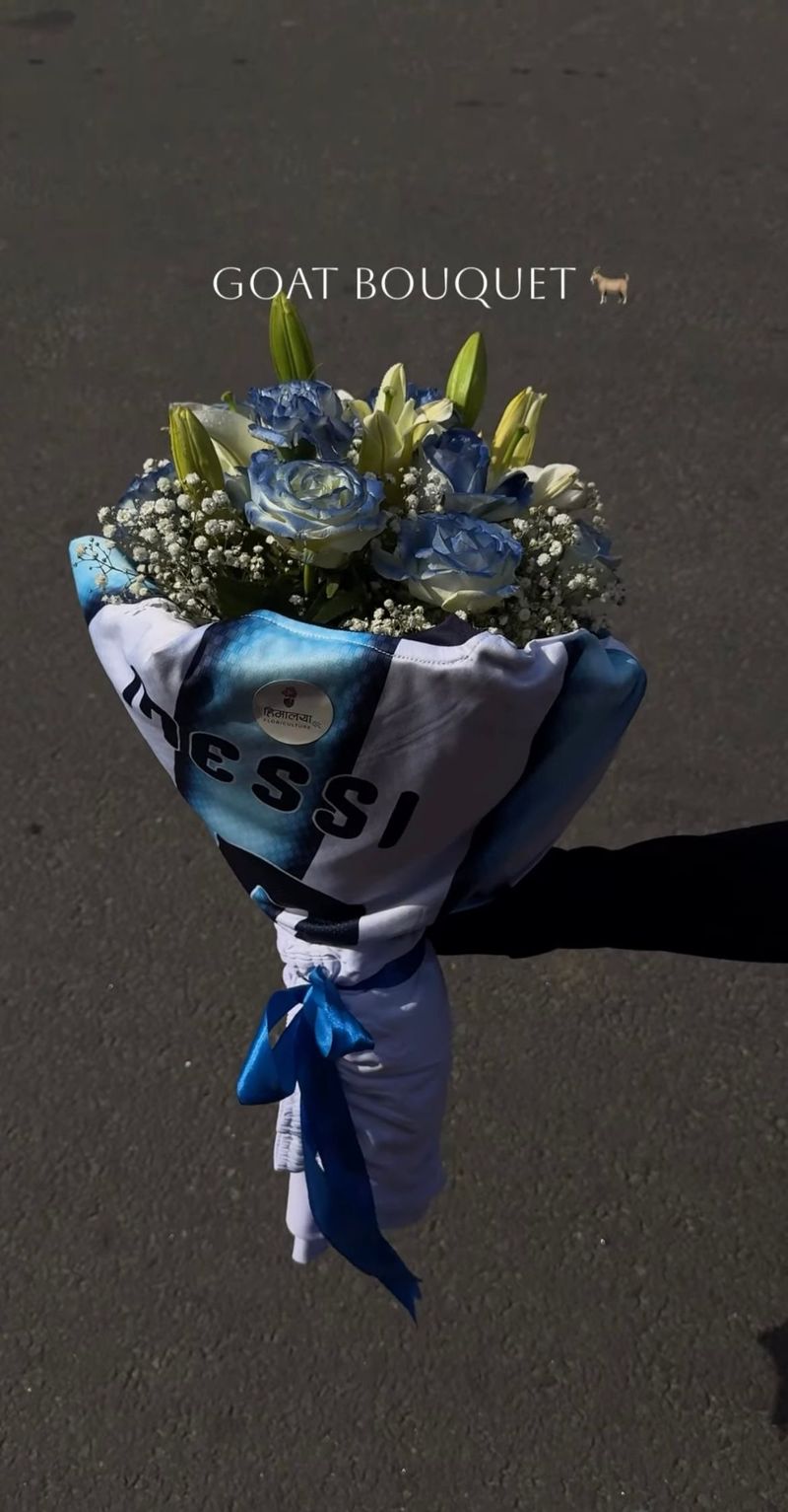 Blue Victory Jersey Bouquet 💙🌹