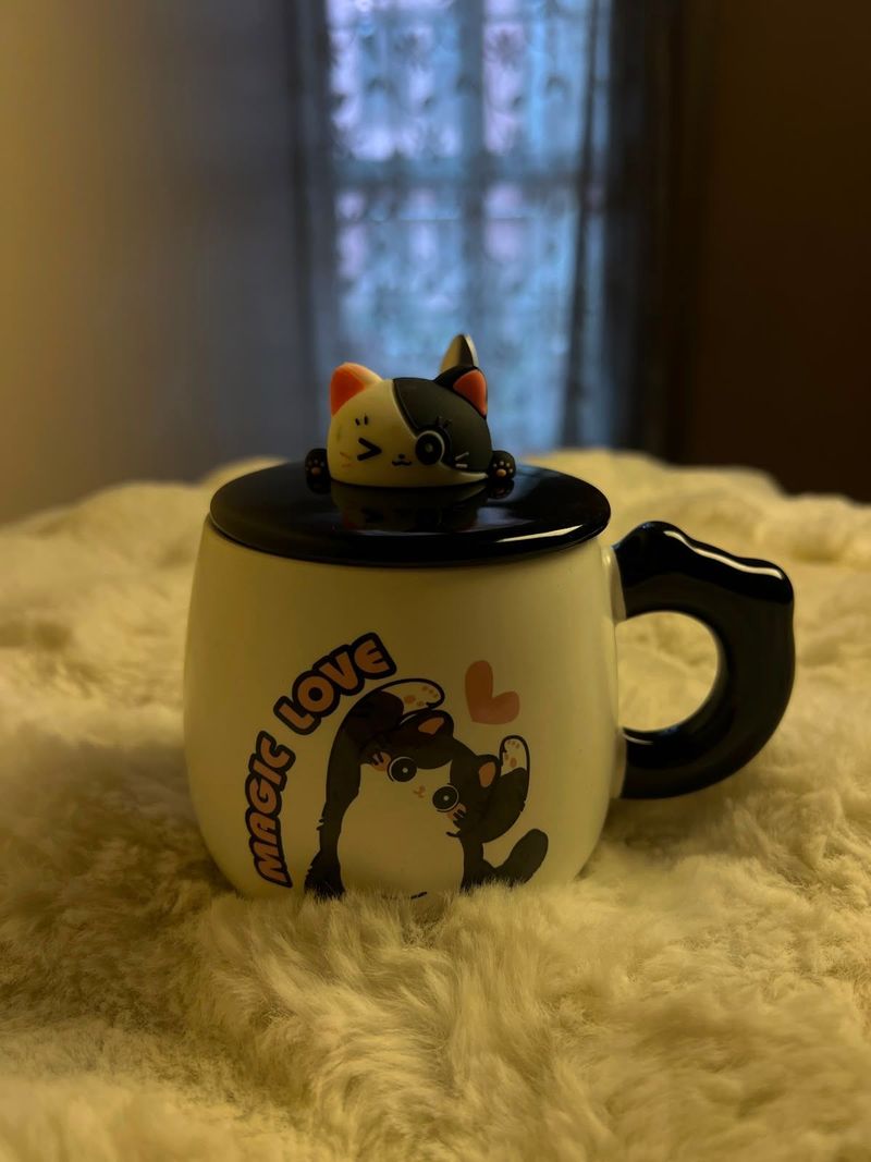 "Love" Ceramic Mug with Lid