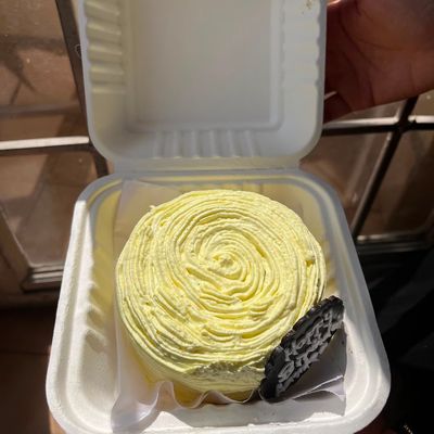 Yellow Sunshine Shag bento Cake