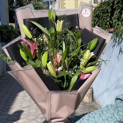 Premium Lily Bouquet 