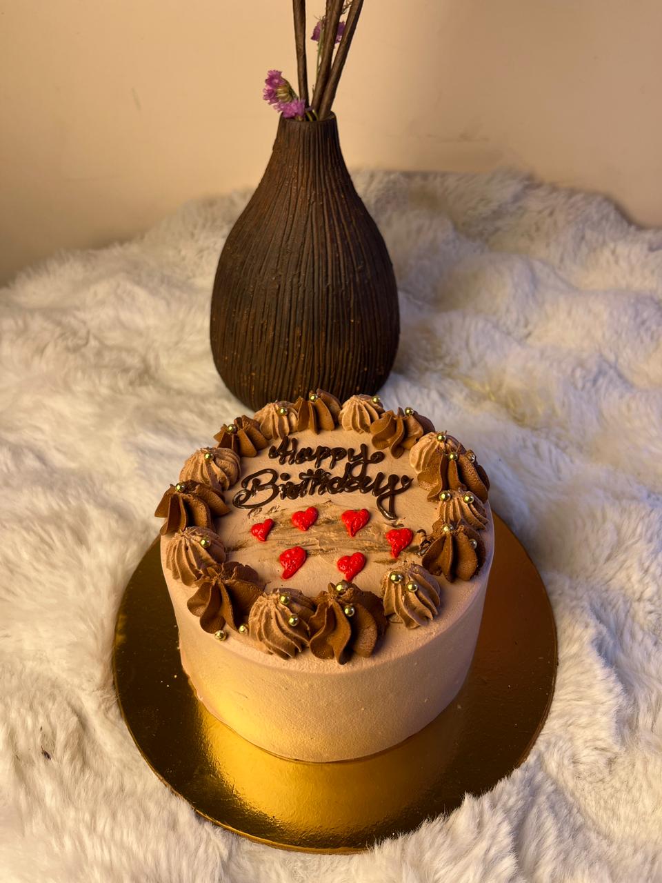 Indulge in our premium personal-sized Chocolate Mini Cake. Perfect for birthdays, intimate celebrations, or a luxurious sweet treat. Order online today!