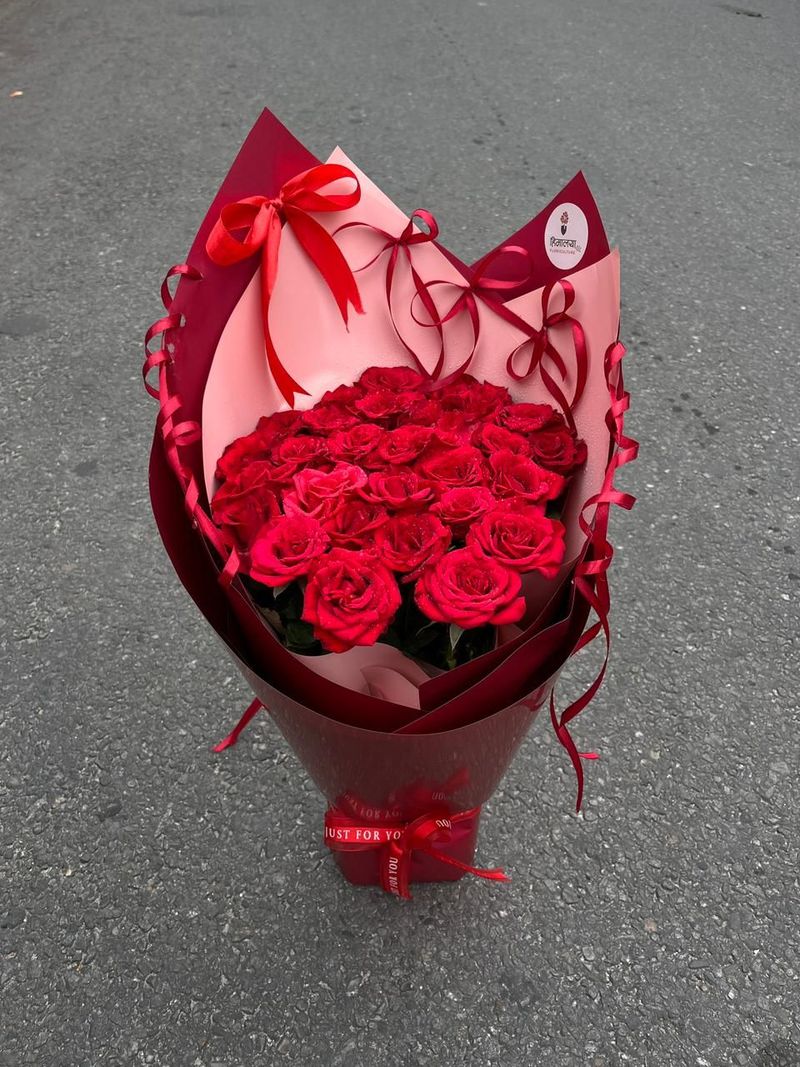 25 Stem Premium Red Rose Bouquet – Pinterest Aesthetic Edit