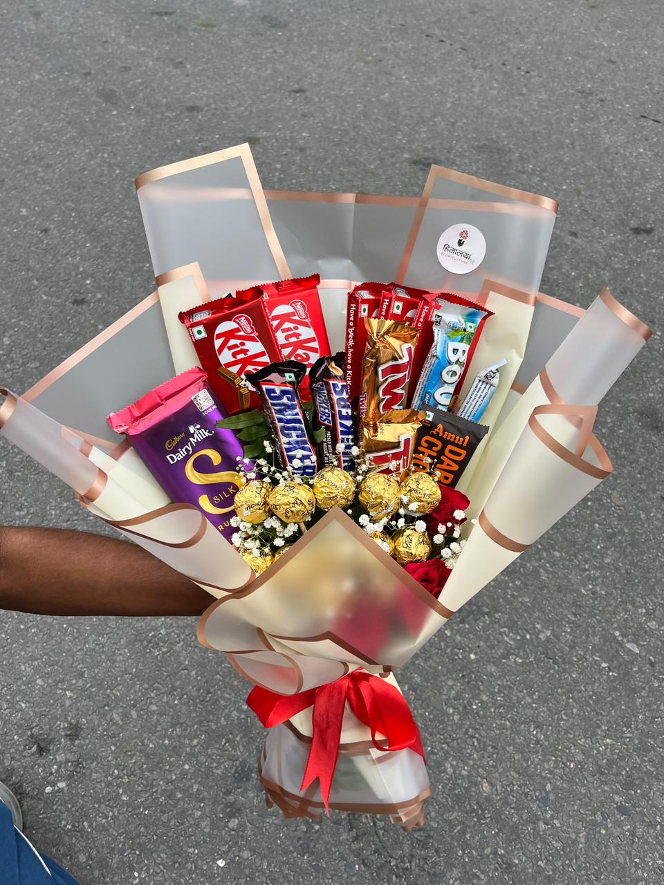 The ultimate choice for milestone Anniversaries, luxurious proposals, Valentine’s Day, or when you need to make an unforgettable impression.