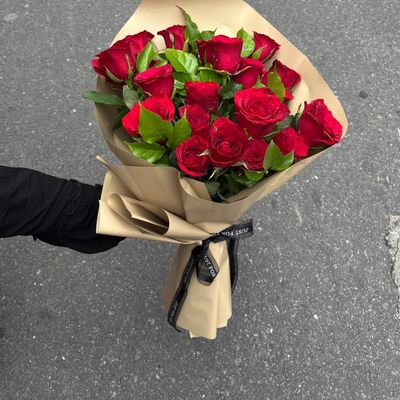 25 Premium Red Rose Bouquet – Classic Romance