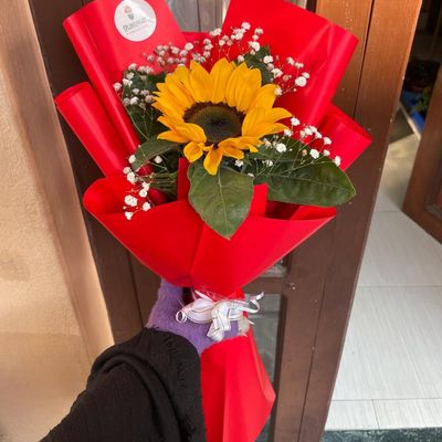 The Solo Sol – 1 Stem Sunflower Minimalist Bouquet