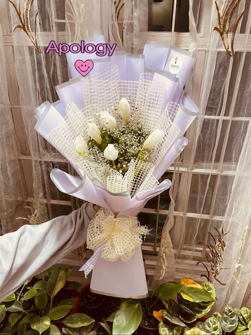 Best For: Convenient budget-friendly gifting, sweet tokens of appreciation, and minimalist floral surprises.