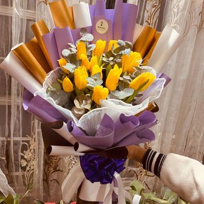 Dutch Grace – 15 Premium Tulip Modern Aesthetic Bouquet