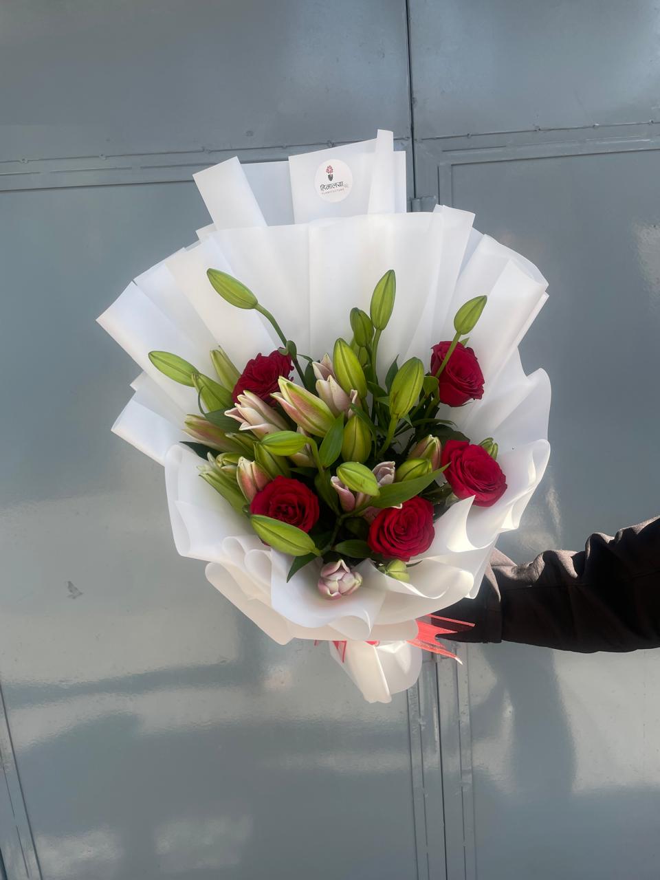 Mother's Day & Women's Day: Celebrate the extraordinary women in your life with this sophisticated mix.