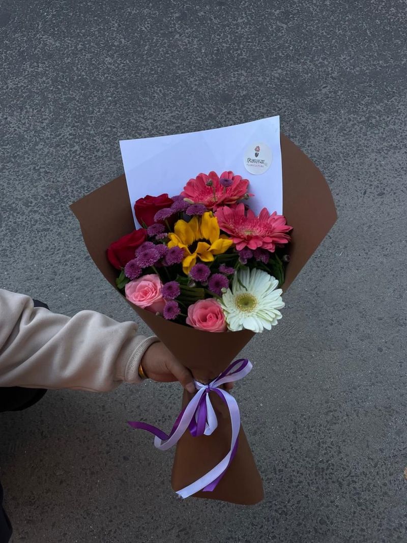 The Golden Fields Deluxe Mixed Bouquet