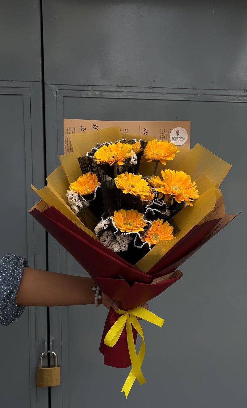 The Sunshine Pearl Bouquet – 8 Premium Yellow Gerberas
