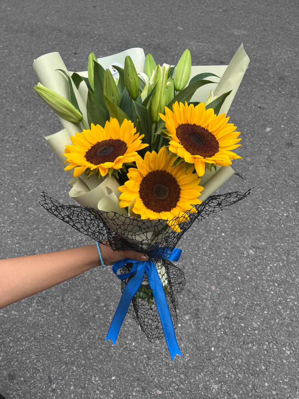 Golden Radiance Lily & Sunflower Bouquet Get Well Soon & Thinking of You: A perfect uplifting arrangement to brighten spirits and spaces.