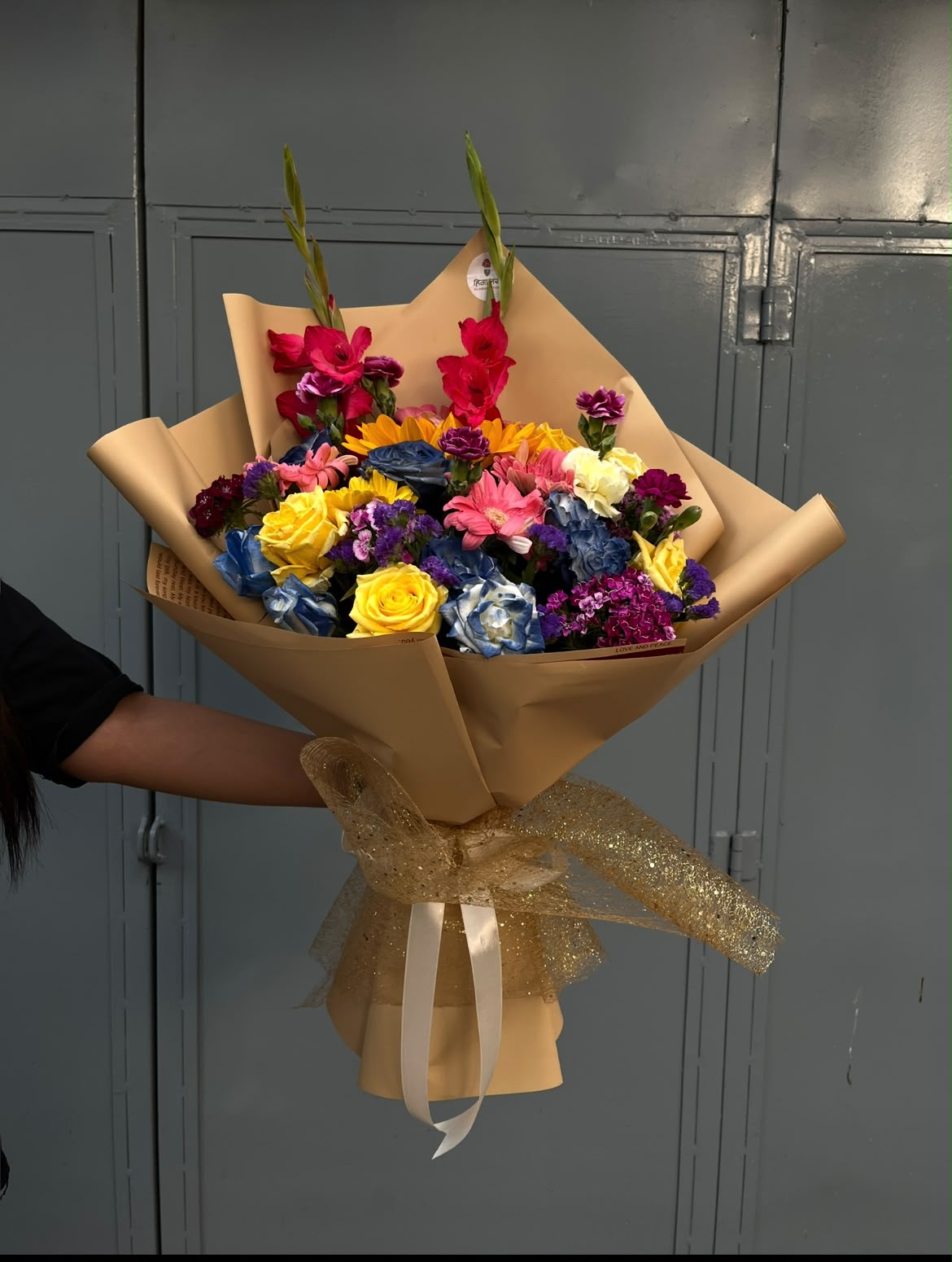 This bouquet is designed with care to provide a premium gifting experience. Please note that flower colors, varieties, and wrapping style may vary slightly depending on seasonal availability while maintaining the same freshness, quality, and overall value.
