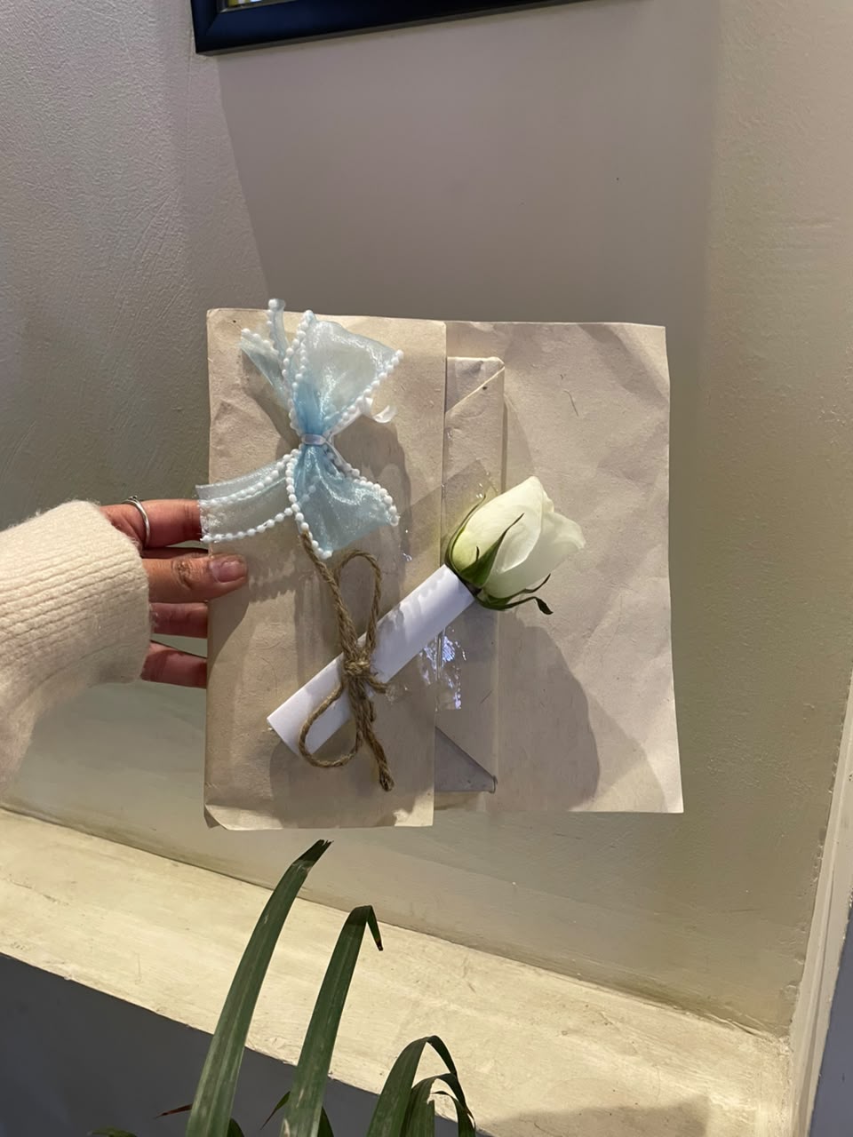 Book selection depends on availability. Customers may choose their preferred book (subject to stock). Rose, wrapping paper, and bow details may vary slightly depending on seasonal availability while maintaining the overall design and quality of the gift.